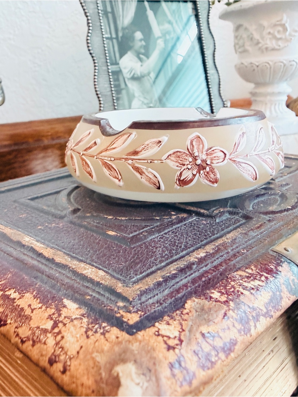 Mid-century Bohemian Czech Encased Glass Ashtray with Neutral Colors - Picture 16 of 17